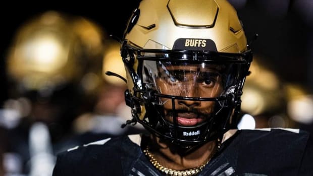 Shedeur Sanders pregame in the tunnel before Stanford game
